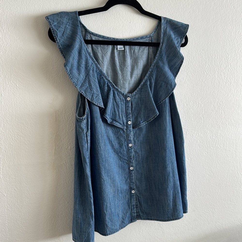 Old Navy Womens Chambray Blue Ruffle Sleeveless button down Blouse - Picture 2 of 10